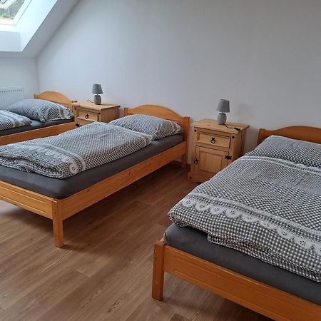 Pension Na Statku- Konsky Apartman Malenitz エクステリア 写真