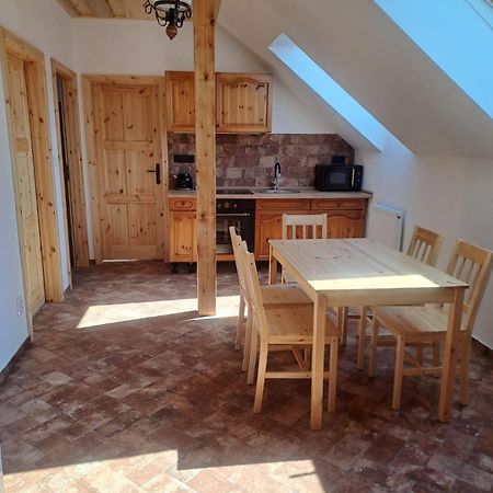 Pension Na Statku- Konsky Apartman Malenitz エクステリア 写真
